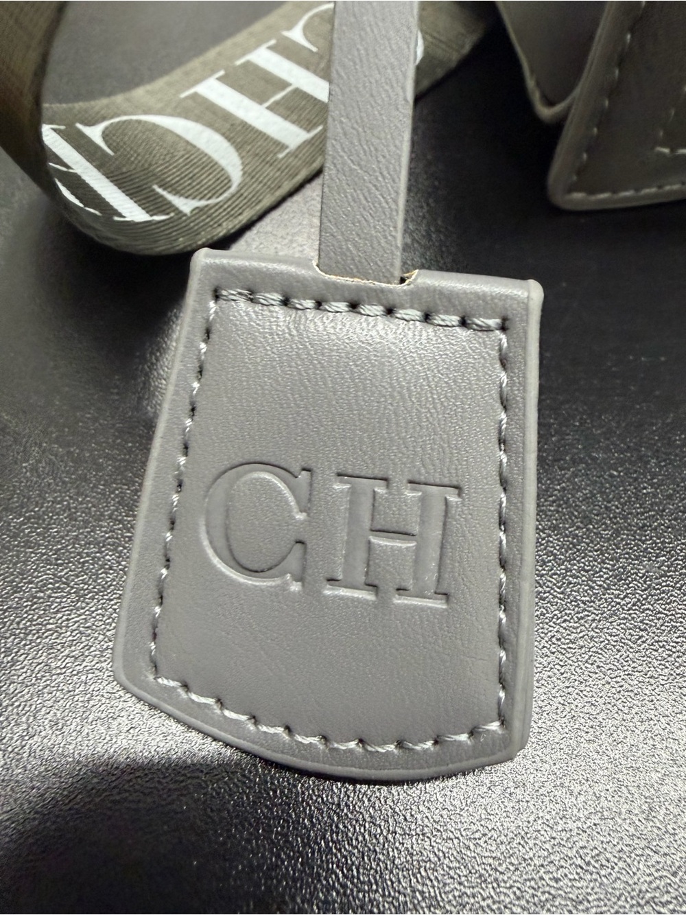 Handbags - Picture 6 of 6